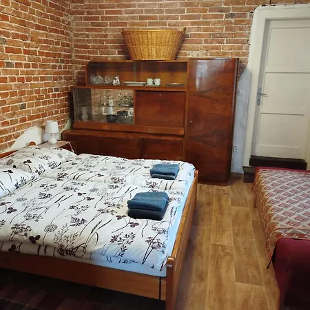 Rodinny Dom Cavern - Rajec, 7 Km Od Rajeckych Teplic 펜션 *